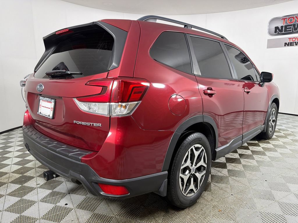 Used 2019 Subaru Forester Premium image 4