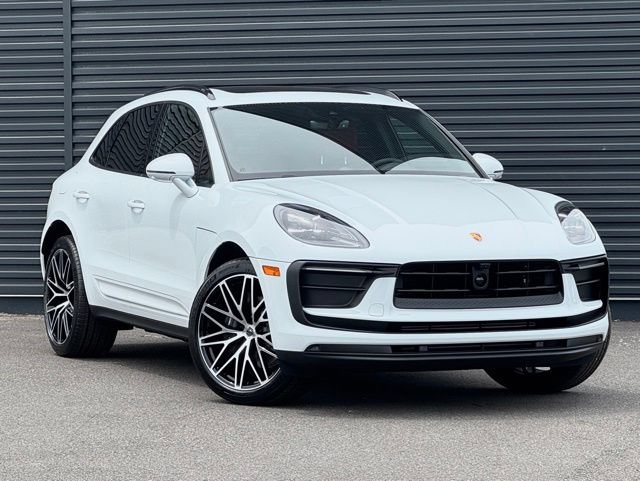 New 2026 Porsche Macan AWD/4WD image 9