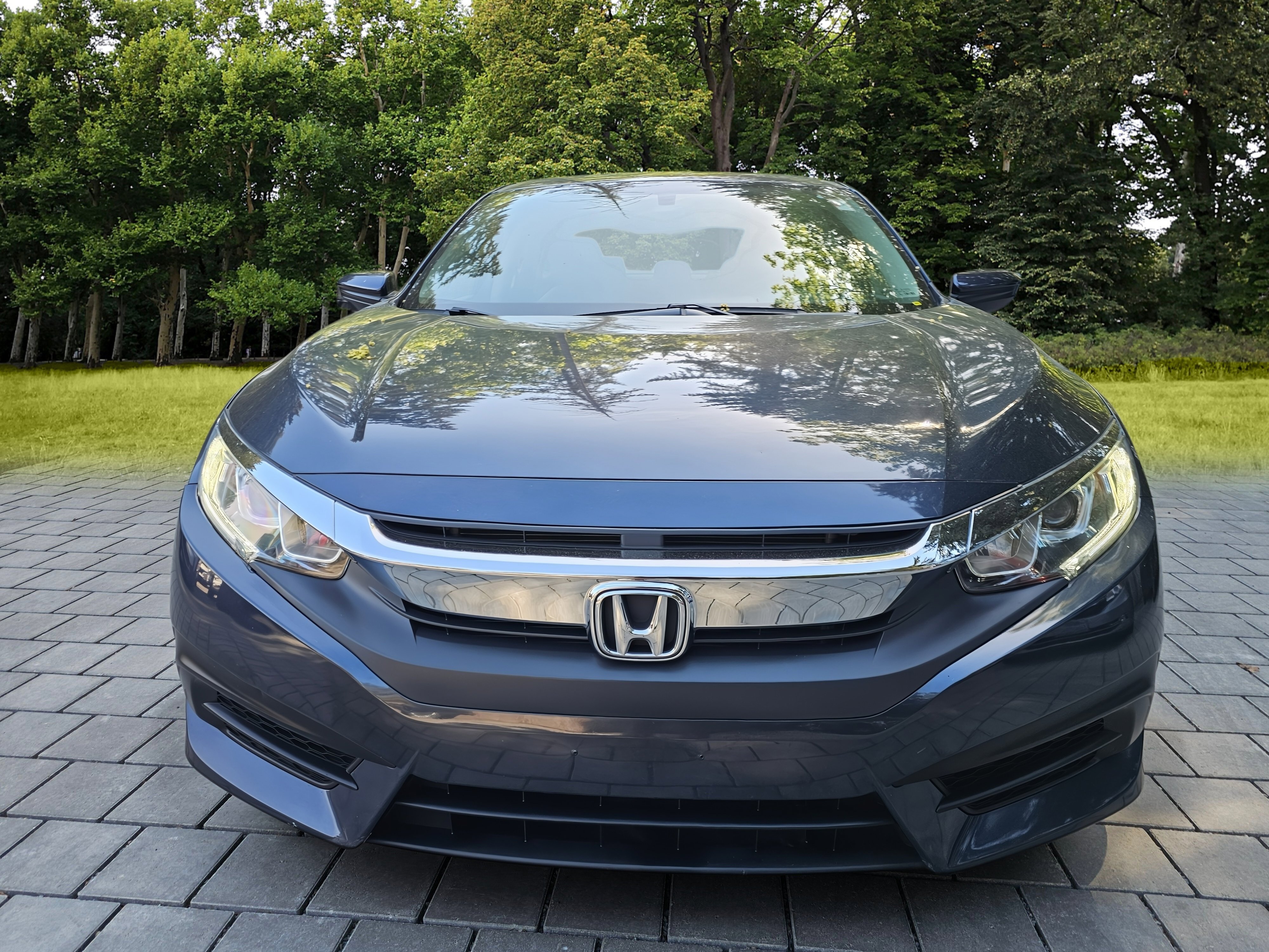 Used 2018 Honda Civic EX image 2