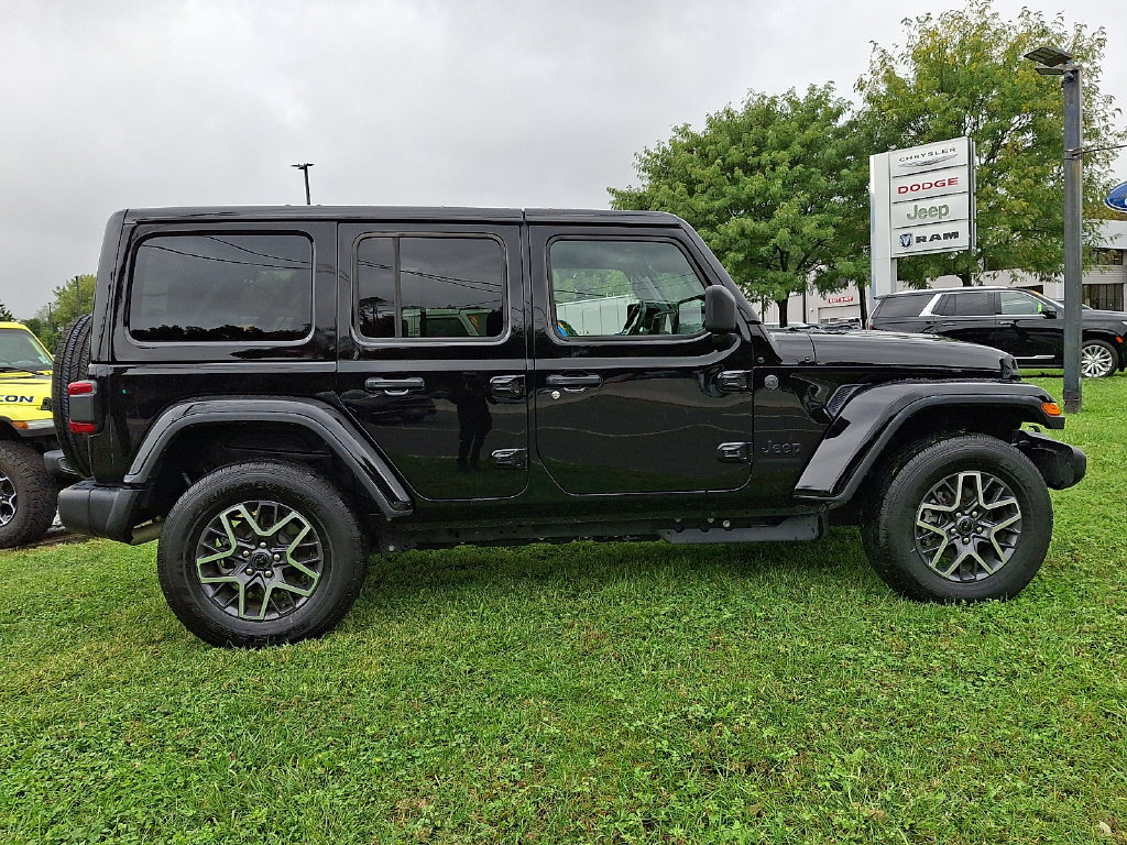 Certified 2026 Jeep Wrangler Unlimited Sahara AWD/4WD image 7