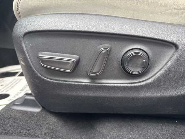 Used 2021 Toyota RAV4 Limited AWD/4WD image 17
