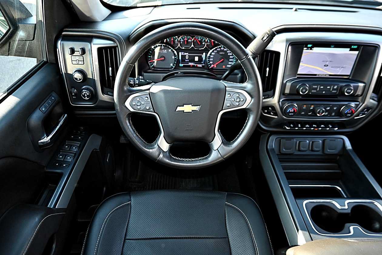 Used 2017 Chevrolet Silverado 1500 LTZ Z71 w/ LTZ Plus Package AWD/4WD image 13