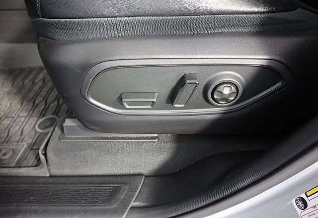 Used 2024 Jeep Grand Cherokee Trailhawk w/ Luxury Tech Group III image 27