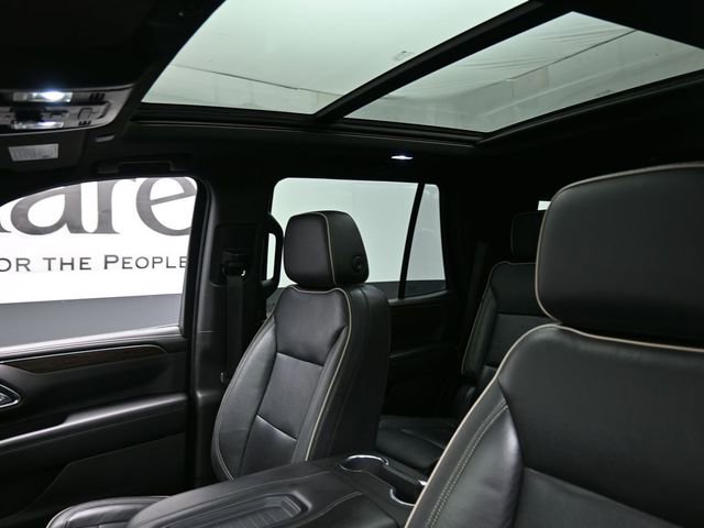 Used 2021 Chevrolet Tahoe Premier w/ Premium Package image 17