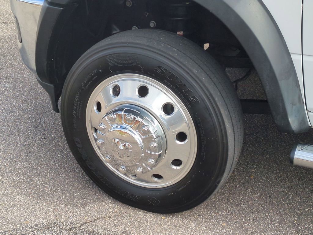 Used 2022 RAM 5500 Tradesman w/ Chrome Appearance Group image 10