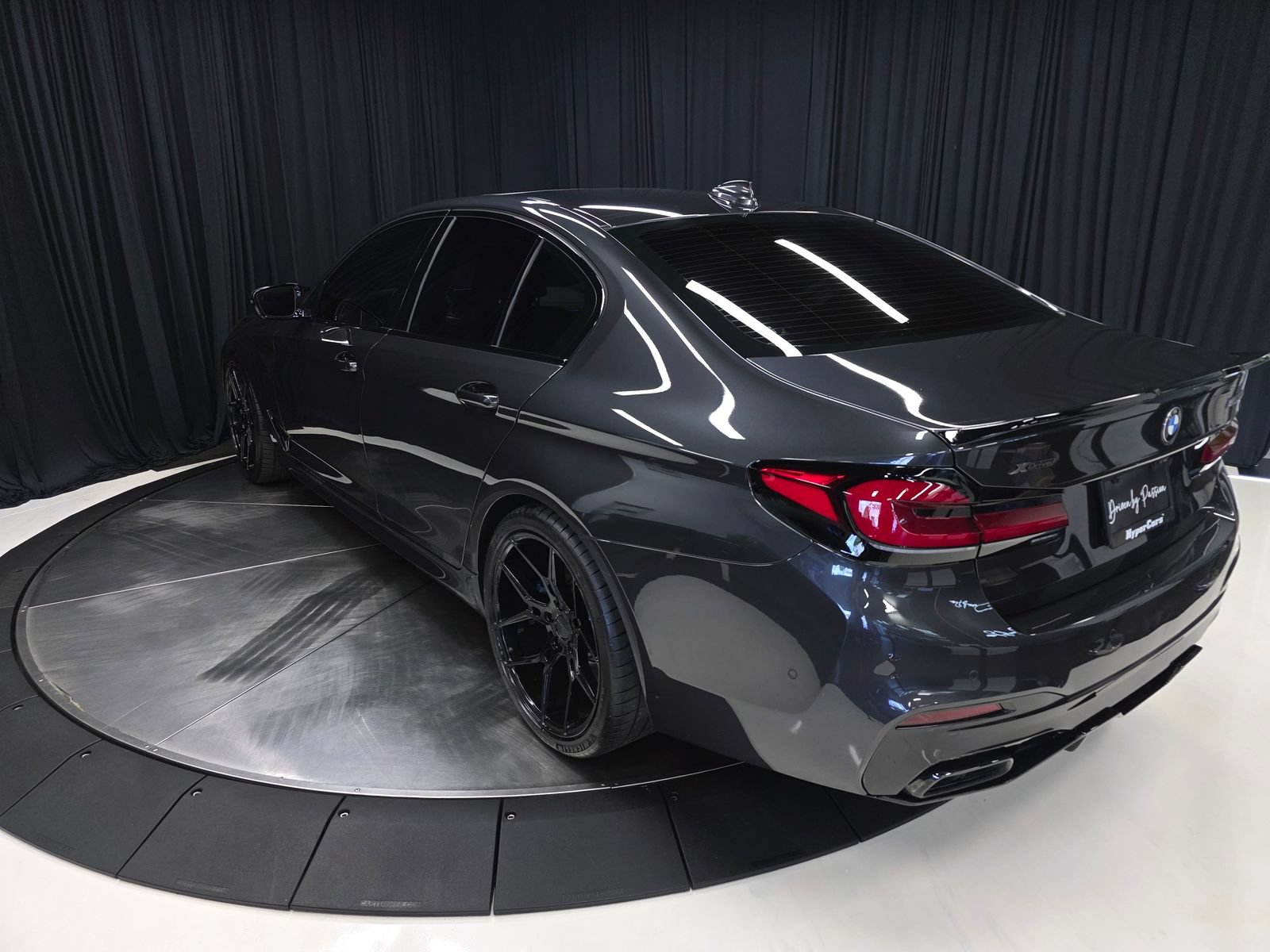 Used 2020 BMW M550i xDrive w/ Executive Package AWD/4WD image 12