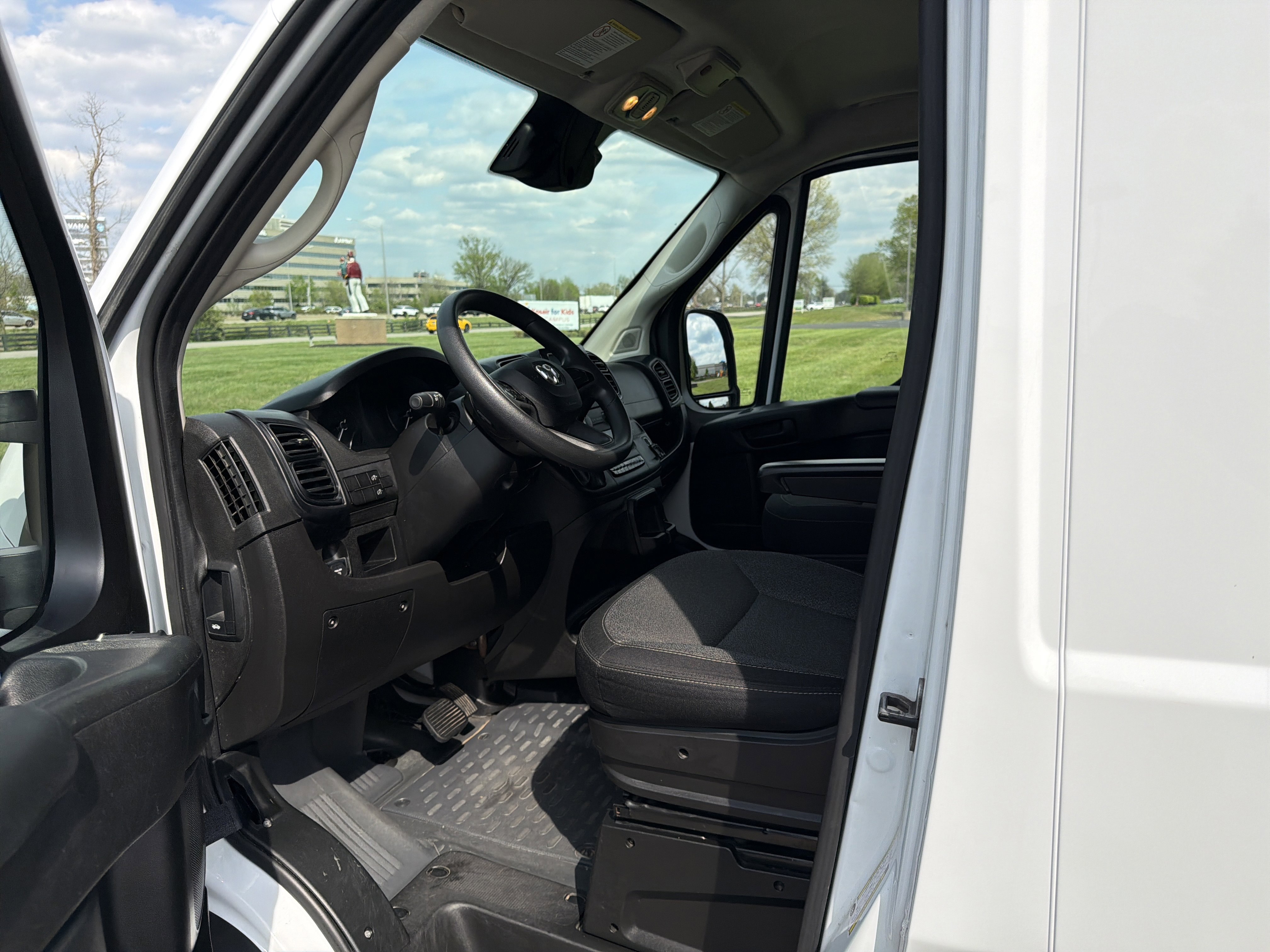 Used 2023 RAM ProMaster 2500 image 12