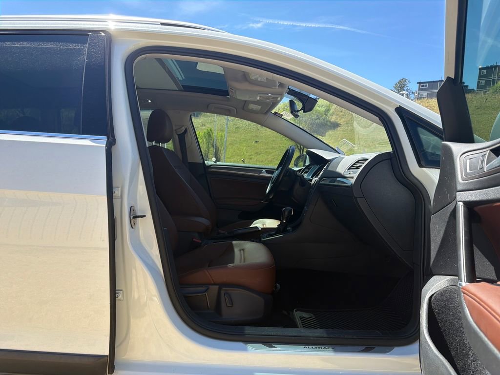 Used 2017 Volkswagen Golf Alltrack SE image 29
