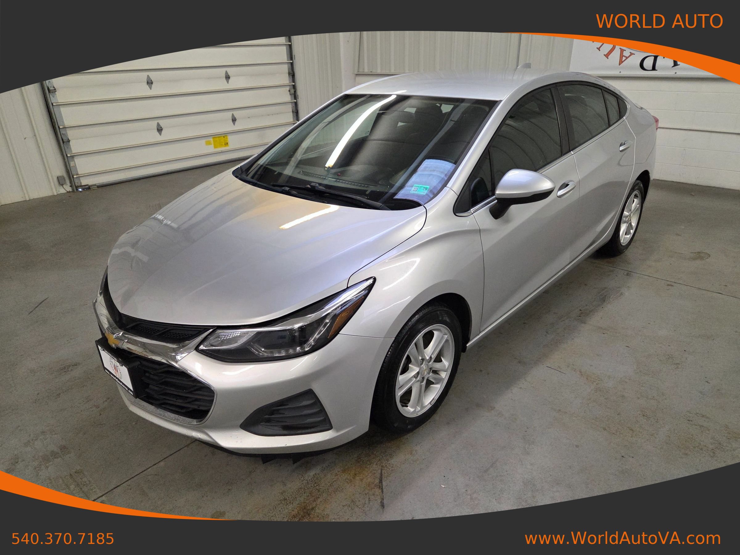 Used 2019 Chevrolet Cruze LT w/ Convenience Package FWD image 1