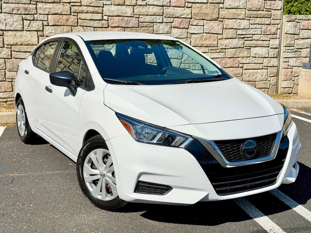 Used 2020 Nissan Versa S image 3