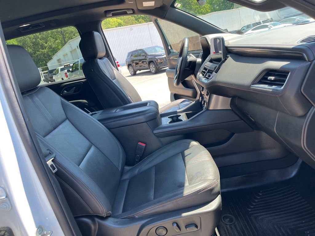 Used 2022 Chevrolet Suburban RST w/ Luxury Package AWD/4WD image 37