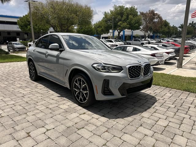 Used 2023 BMW X4 xDrive30i w/ M Sport Package AWD/4WD image 16