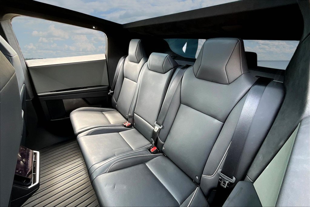Used 2024 Tesla Cybertruck AWD Crew Cab image 22