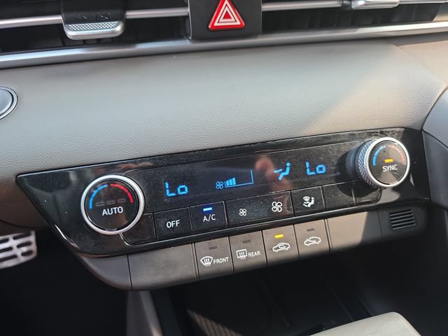 Used 2025 Hyundai Elantra Sport FWD image 27