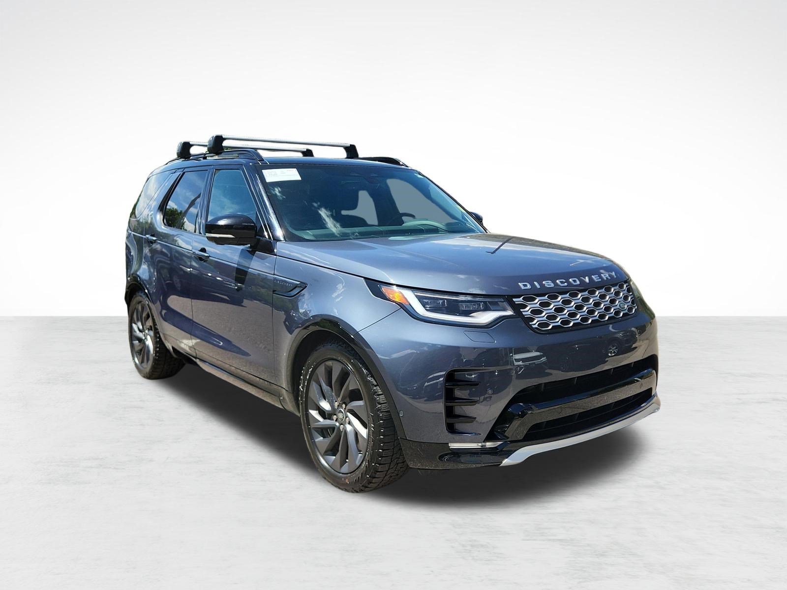 Used 2024 Land Rover Discovery Metropolitan Edition AWD/4WD image 6