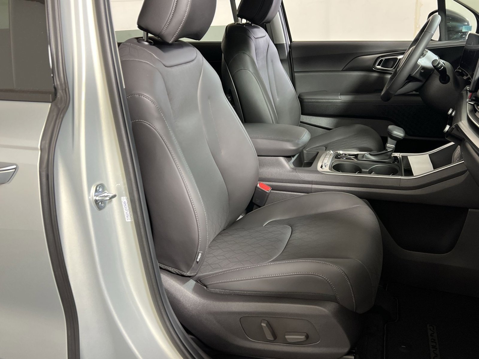 New 2026 Kia Carnival SX w/ SX Dark Edition Package image 27