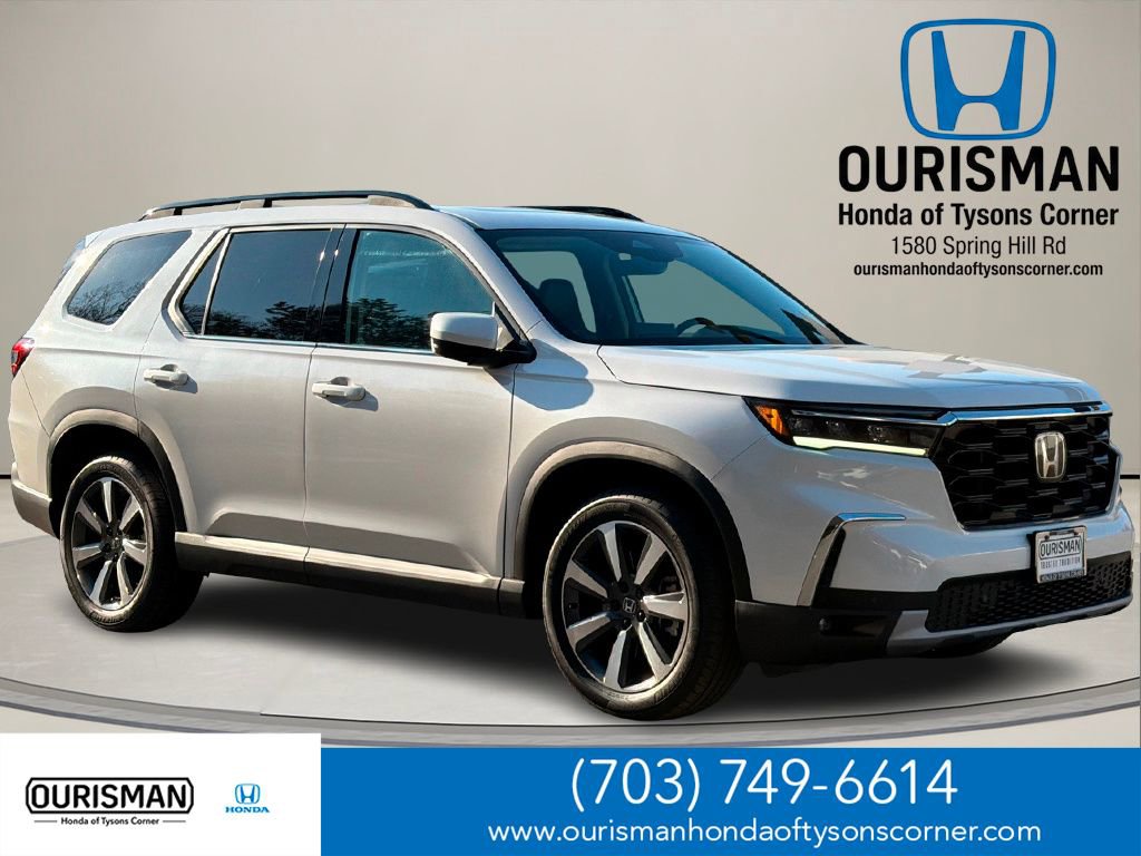 Used 2023 Honda Pilot Touring image 1