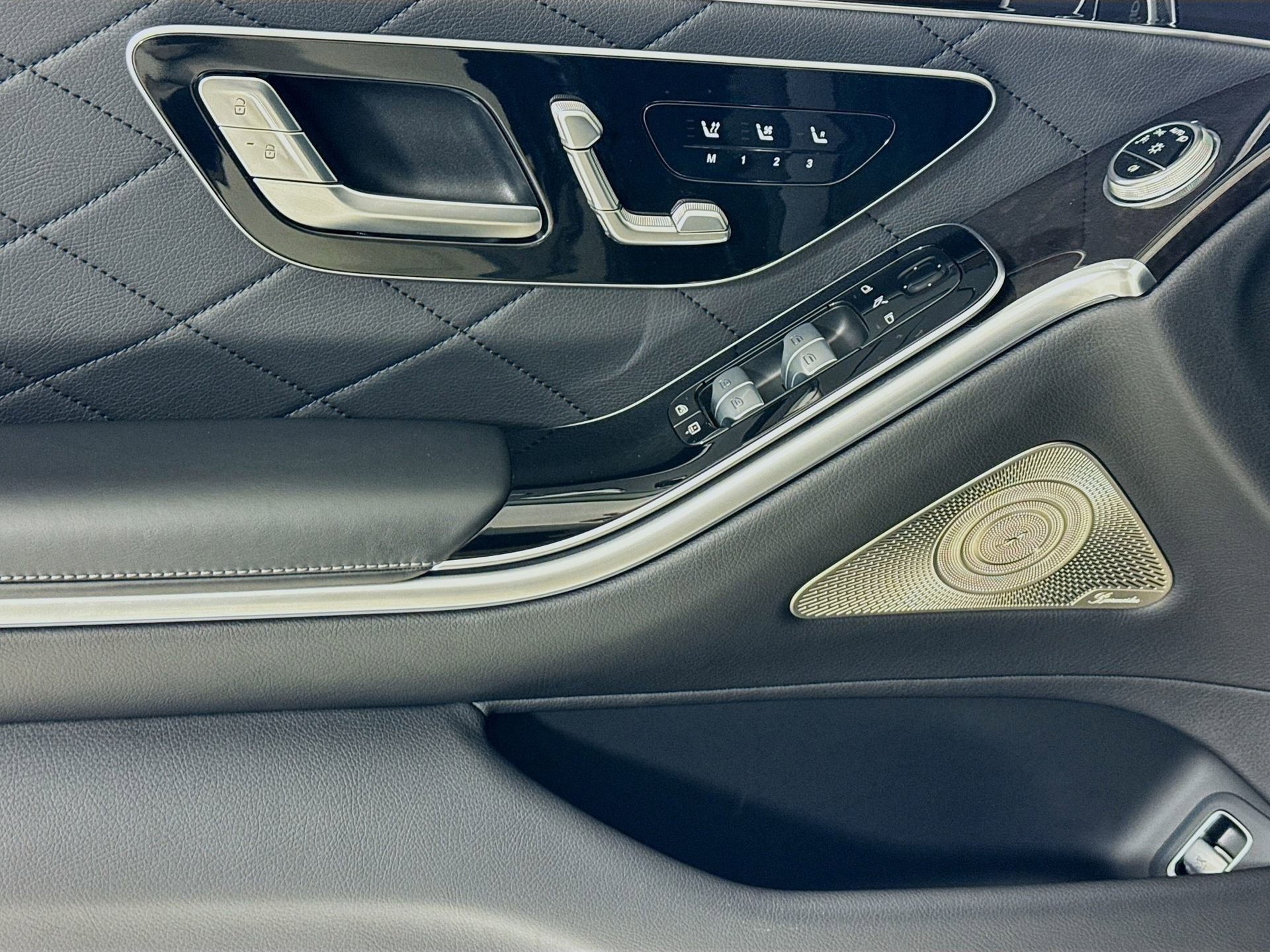 Used 2024 Mercedes-Benz S 580 4MATIC Sedan image 19