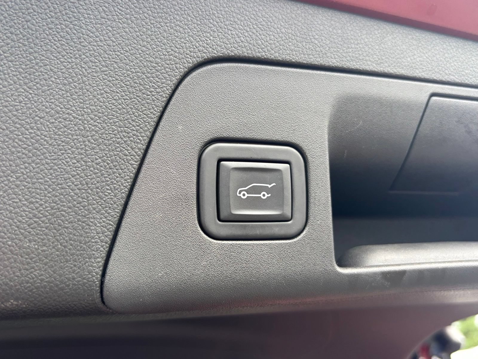 Used 2023 Buick Envision Avenir AWD/4WD image 19