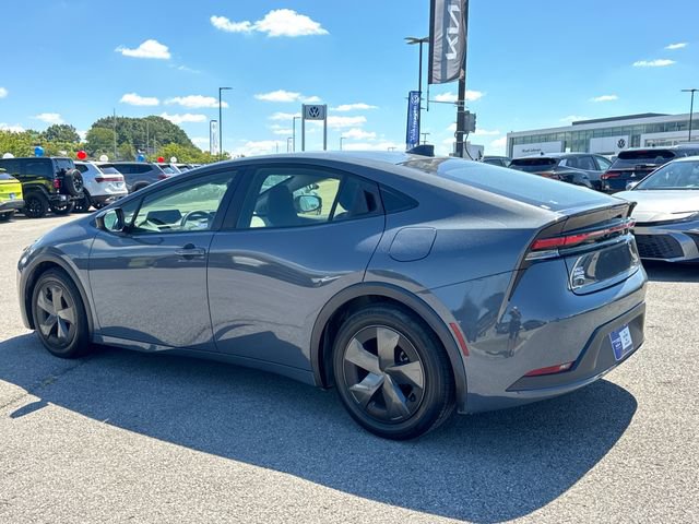 Used 2024 Toyota Prius LE FWD image 3