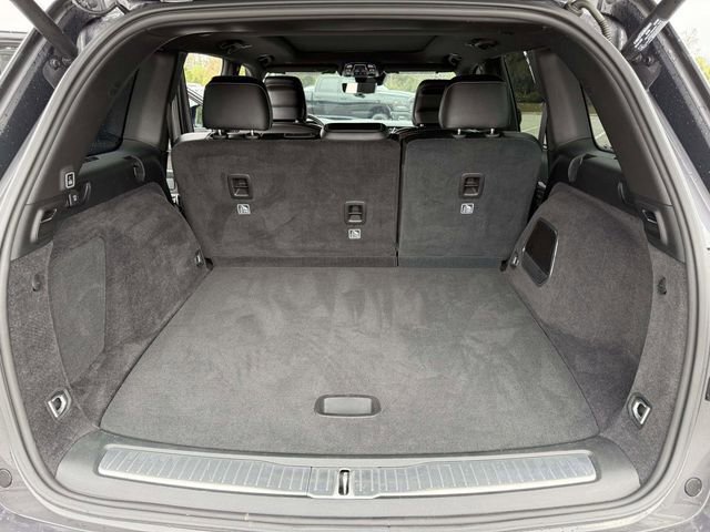 Used 2022 Jeep Grand Cherokee Overland w/ Advanced Protech Group III image 36