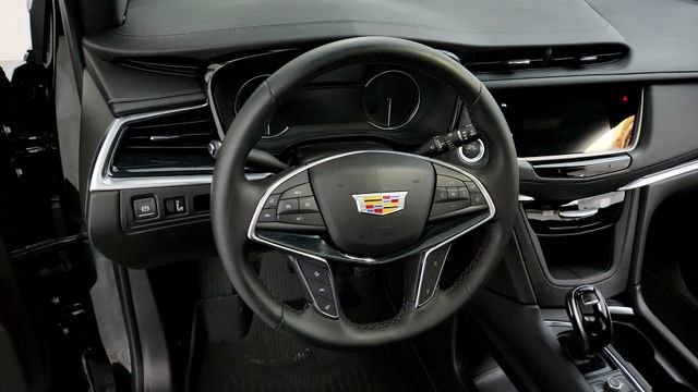 Certified 2025 Cadillac XT5 Premium Luxury w/ LPO, Floor Liner Package image 13