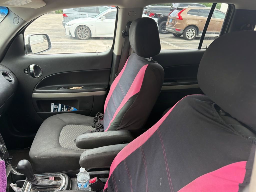 Used 2010 Chevrolet HHR LT image 10