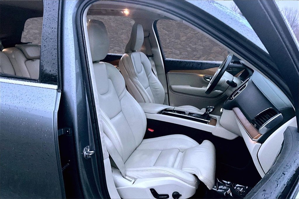 Used 2019 Volvo XC90 T6 Inscription w/ Protection Package image 7