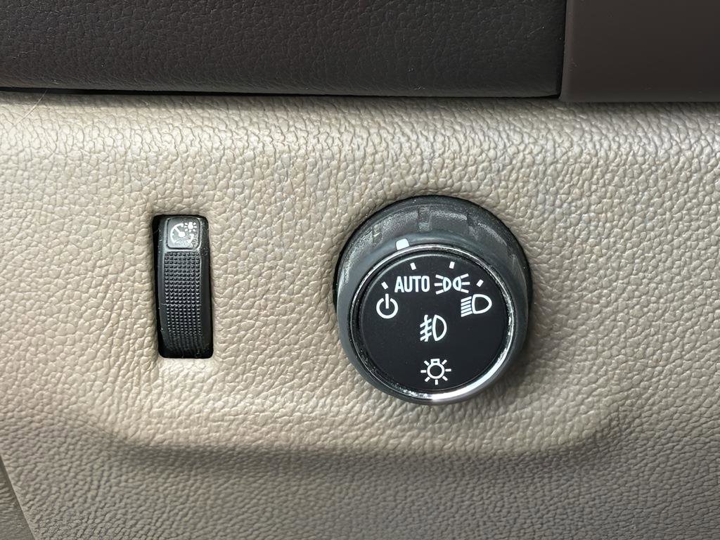 Used 2015 GMC Canyon SLT image 15