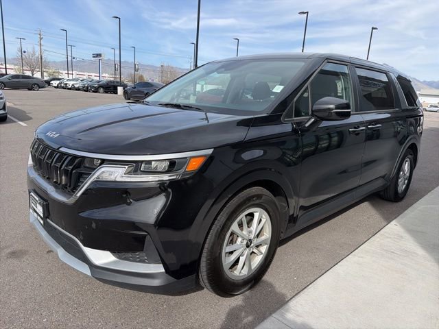 Used 2024 Kia Carnival LX image 3