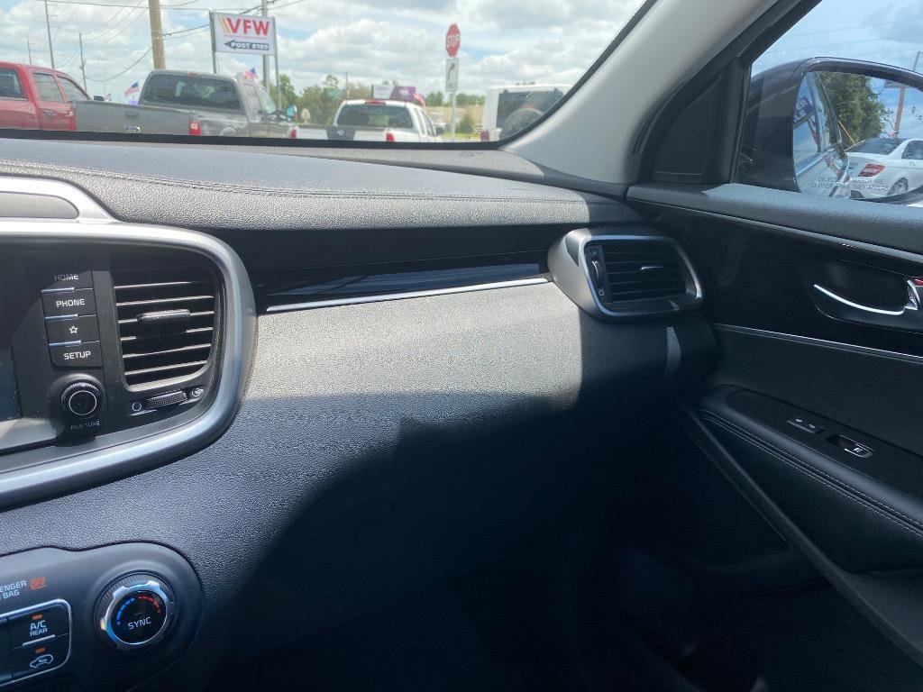 Used 2019 Kia Sorento S FWD image 28