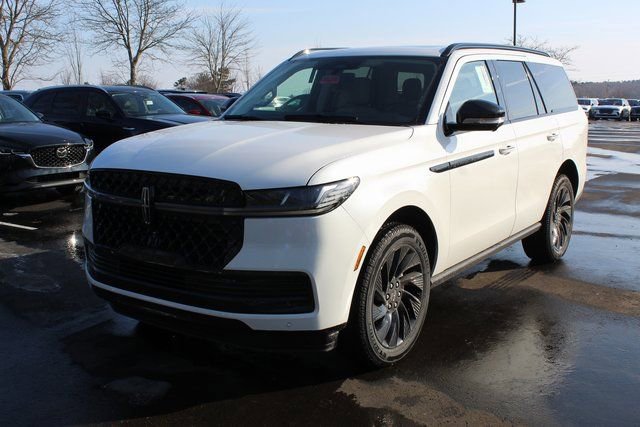 New 2026 Lincoln Navigator Reserve w/ Jet Appearance Package image 7