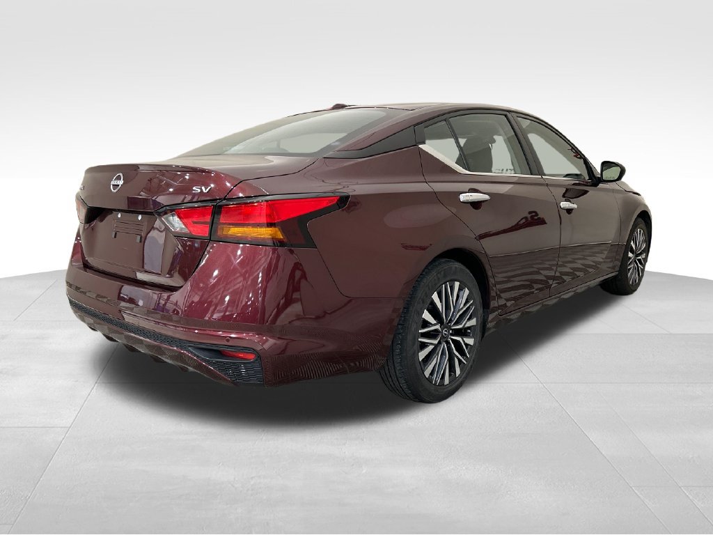 Used 2024 Nissan Altima 2.5 SV FWD image 5