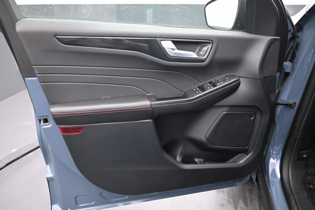 New 2026 Ford Escape ST-Line w/ Tech Pack #1 AWD/4WD image 12