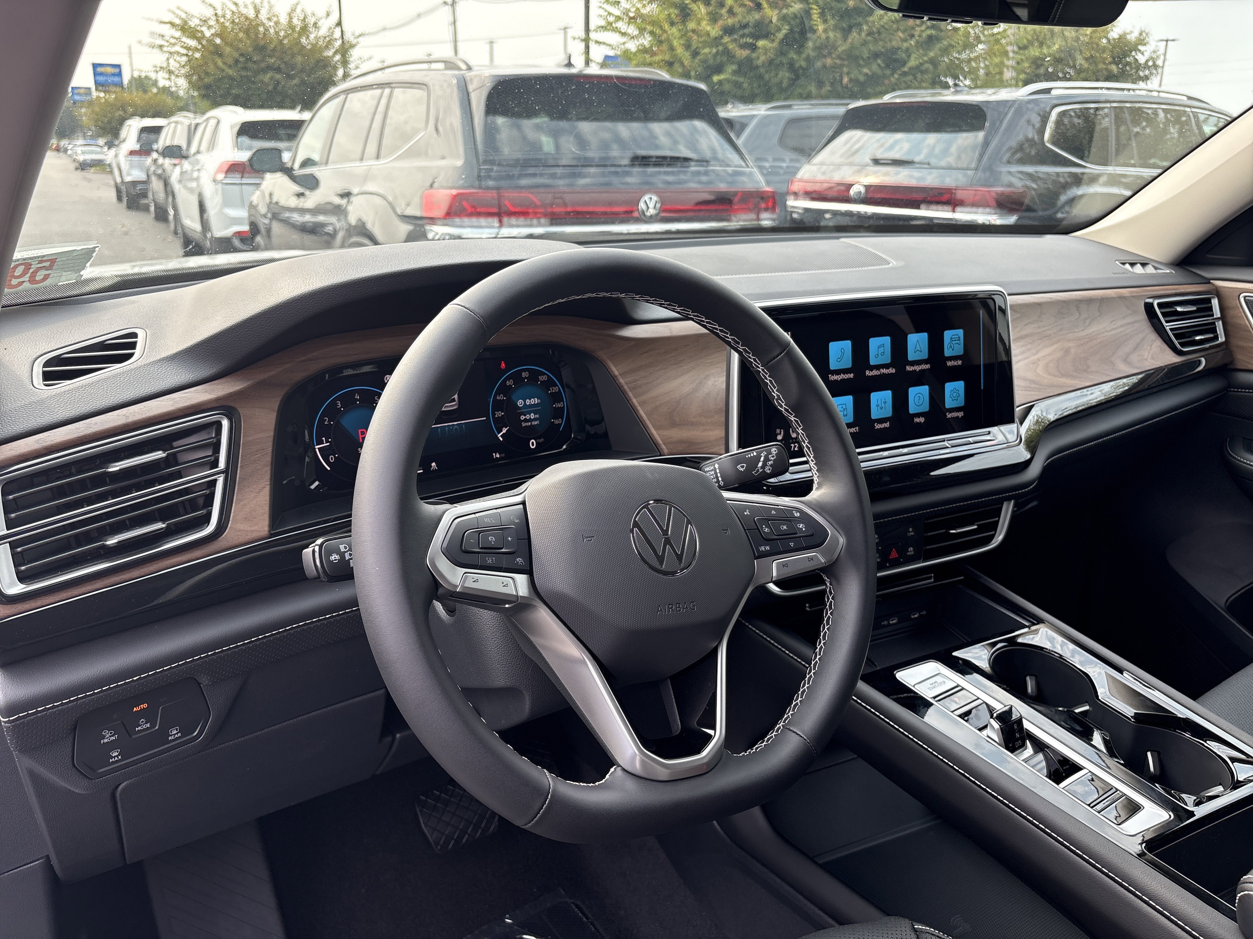 New 2026 Volkswagen Atlas SE image 11