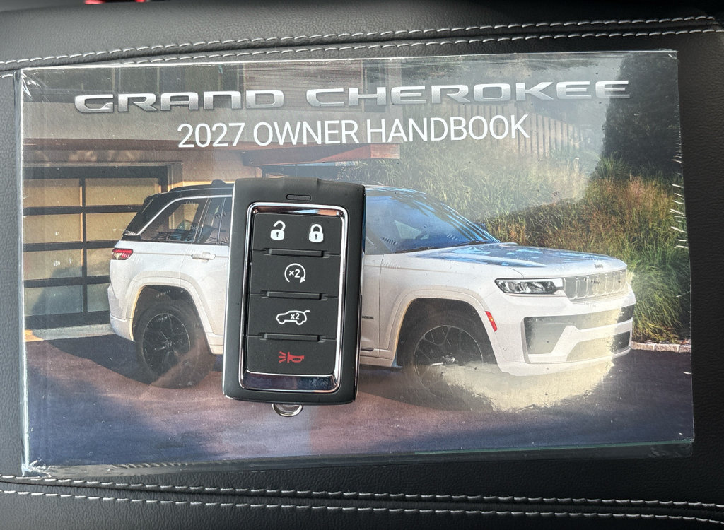 New 2027 Jeep Grand Cherokee Limited AWD/4WD image 24