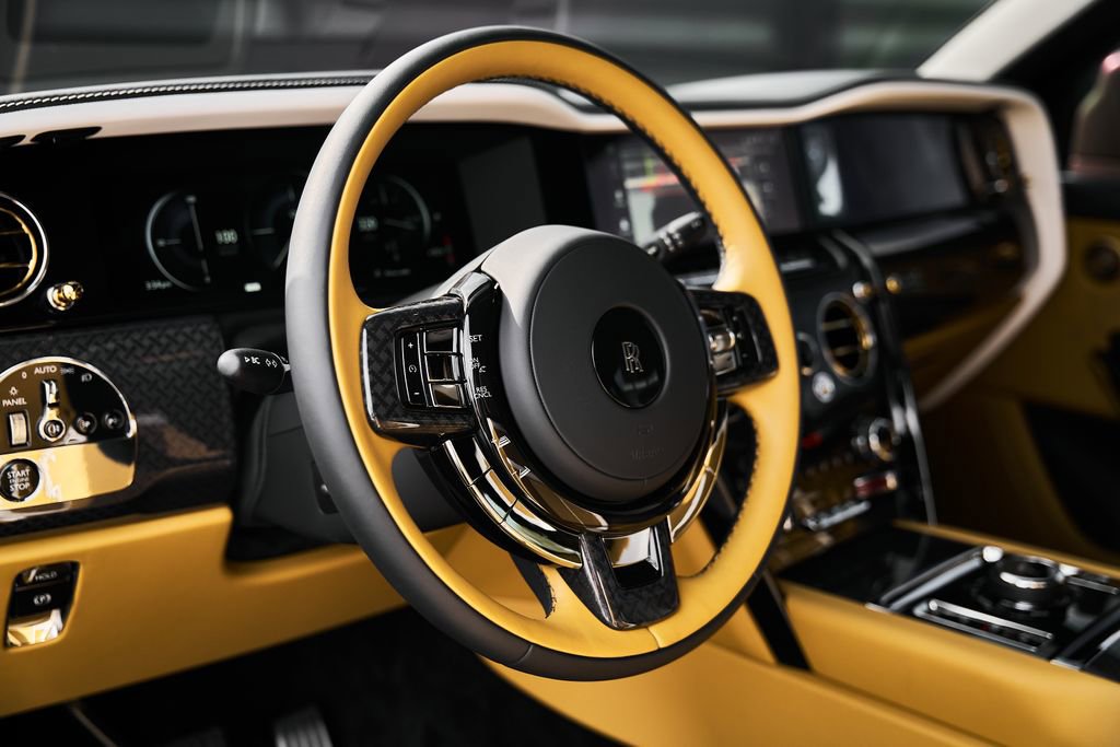 Used 2026 Rolls-Royce Cullinan Black Badge image 36