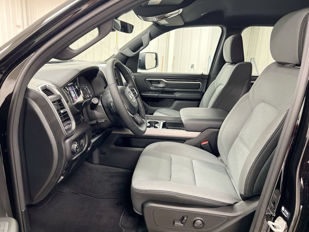 Used 2024 RAM 1500 Big Horn AWD/4WD image 18
