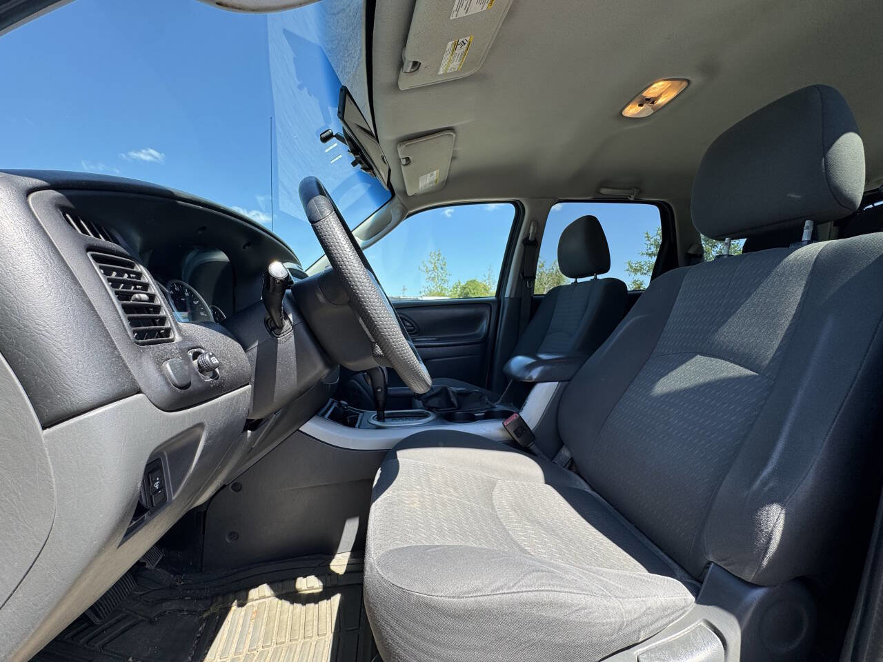 Used 2006 MAZDA Tribute I image 10