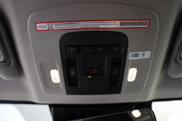 Used 2025 Toyota Camry XLE image 35