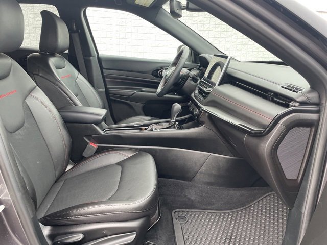 Used 2024 Jeep Compass Trailhawk w/ Trailhawk Convenience Group image 15