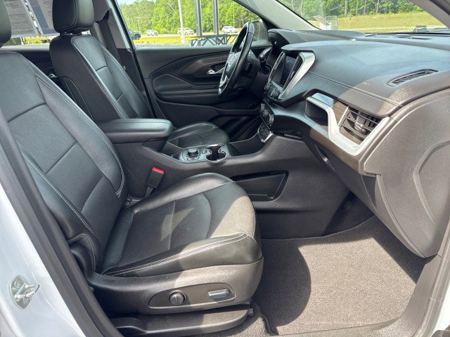 Used 2023 GMC Terrain SLT w/ Tech Package image 9