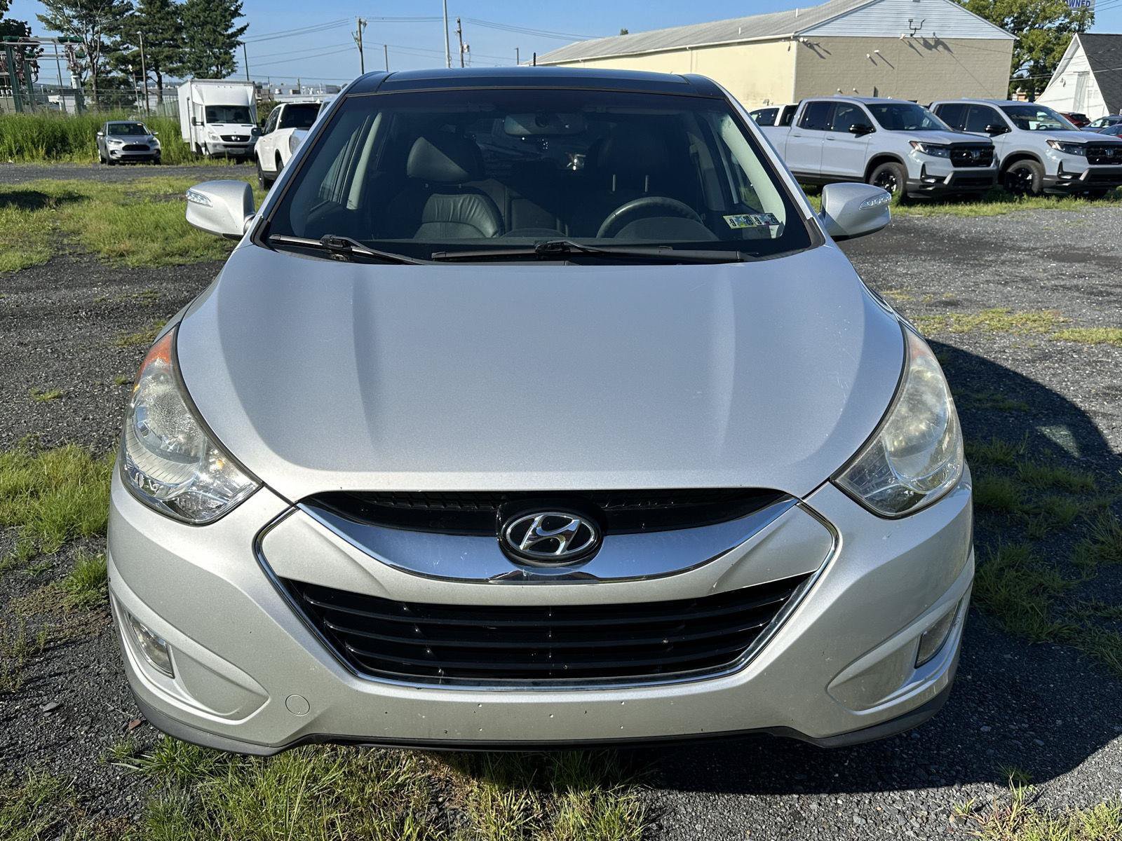 Used 2013 Hyundai Tucson Limited w/ Premium Pkg AWD/4WD image 3