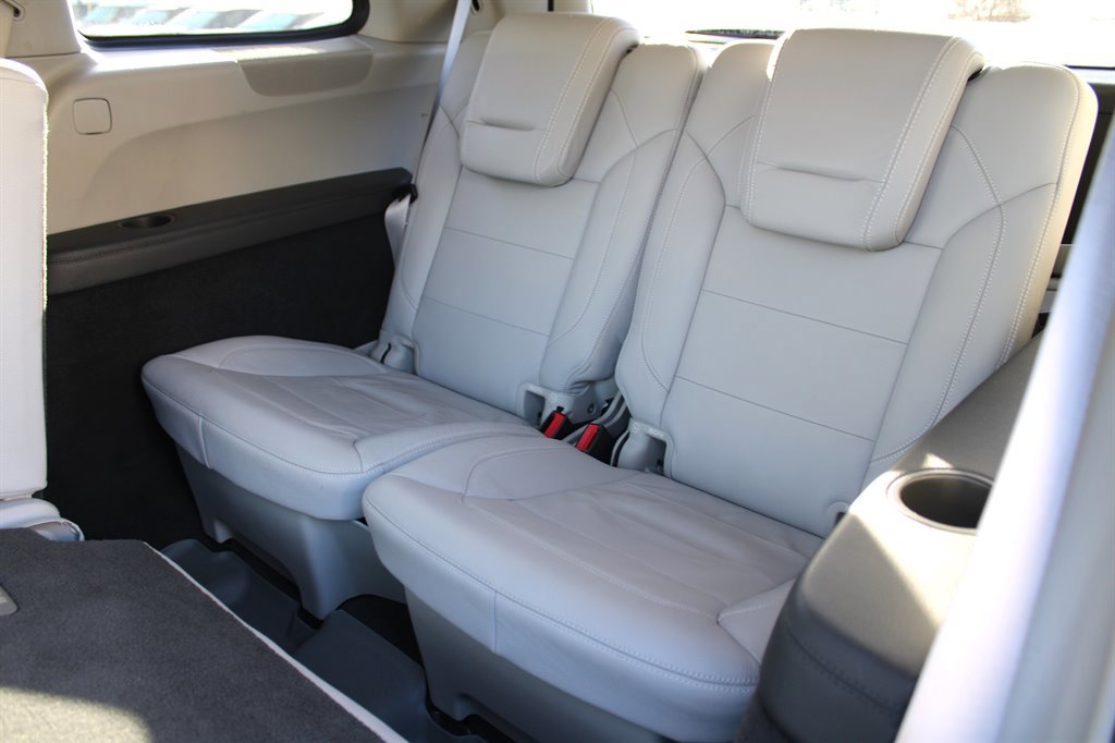 Used 2015 Mercedes-Benz GL 320 BlueTEC 4MATIC image 22