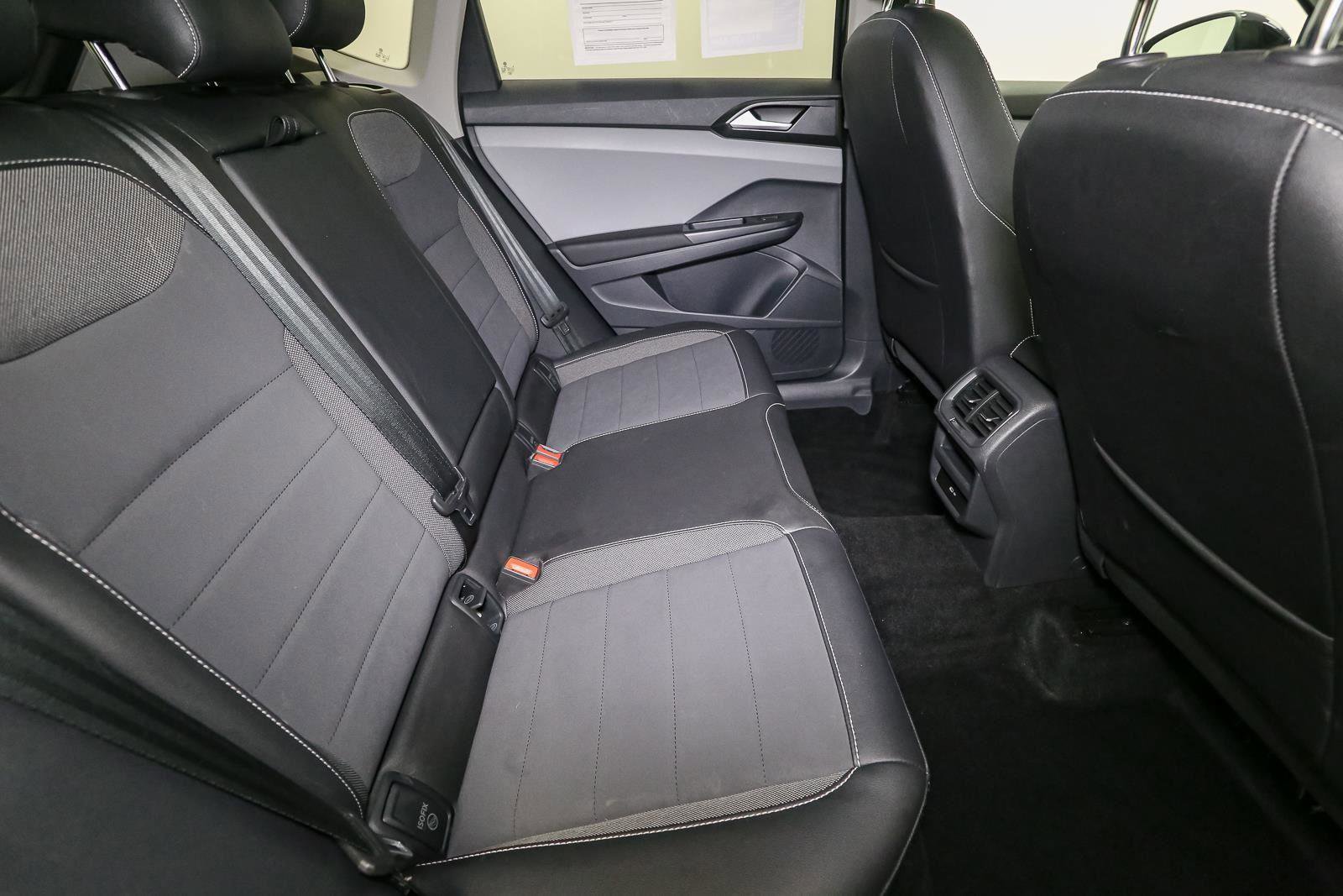 Certified 2023 Volkswagen Taos SE w/ Panoramic Sunroof Package AWD/4WD image 25