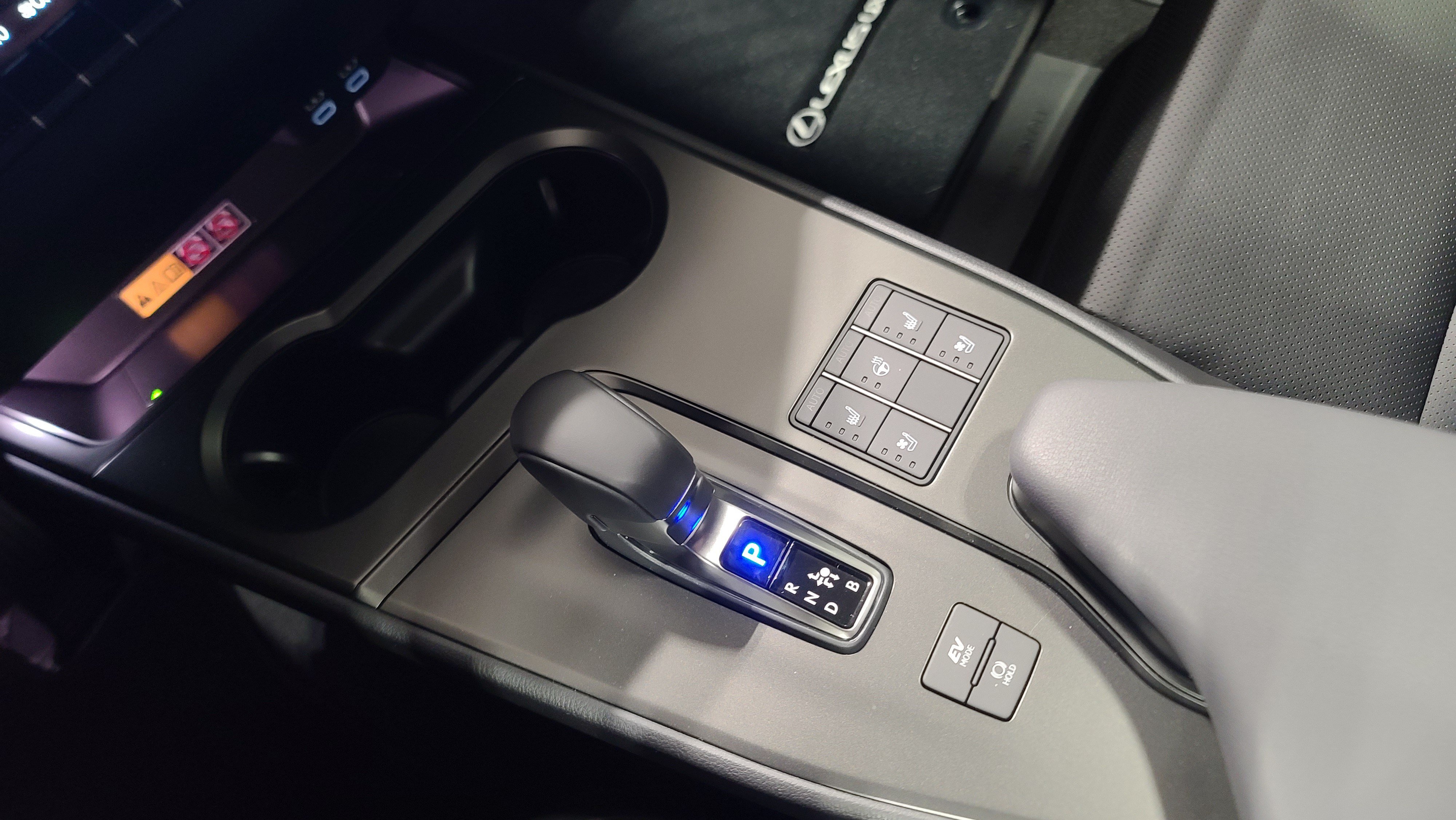 Certified 2026 Lexus UX 300h FWD w/ Accessory Package (2T) image 24