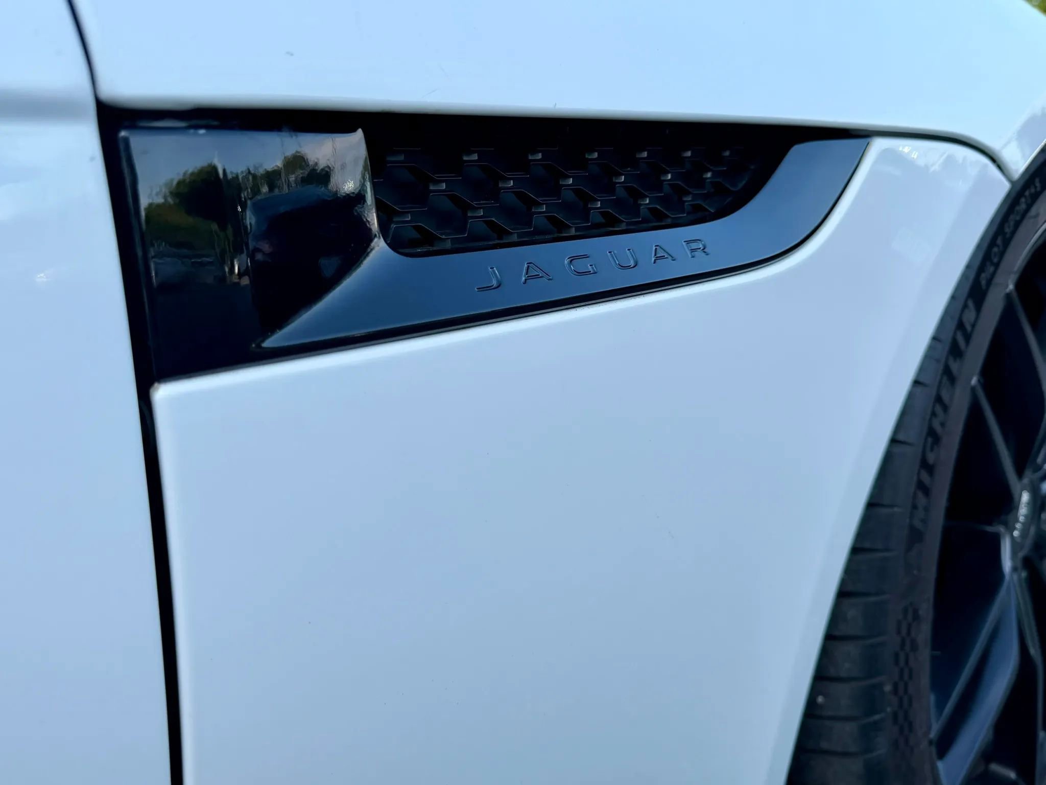Used 2017 Jaguar F-TYPE R AWD/4WD image 26