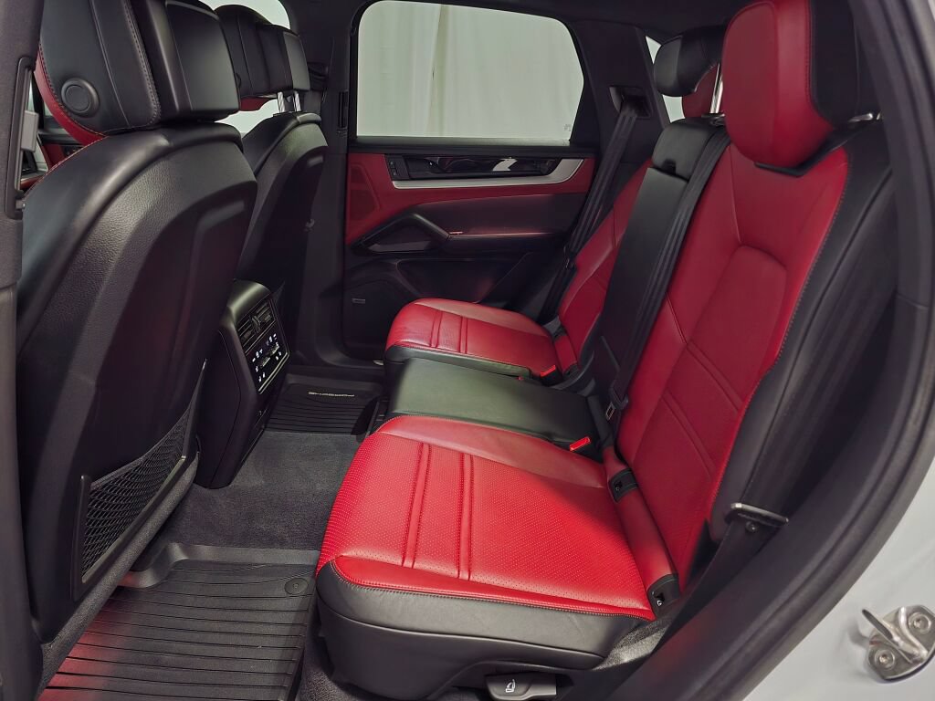 Certified 2026 Porsche Cayenne AWD/4WD image 22