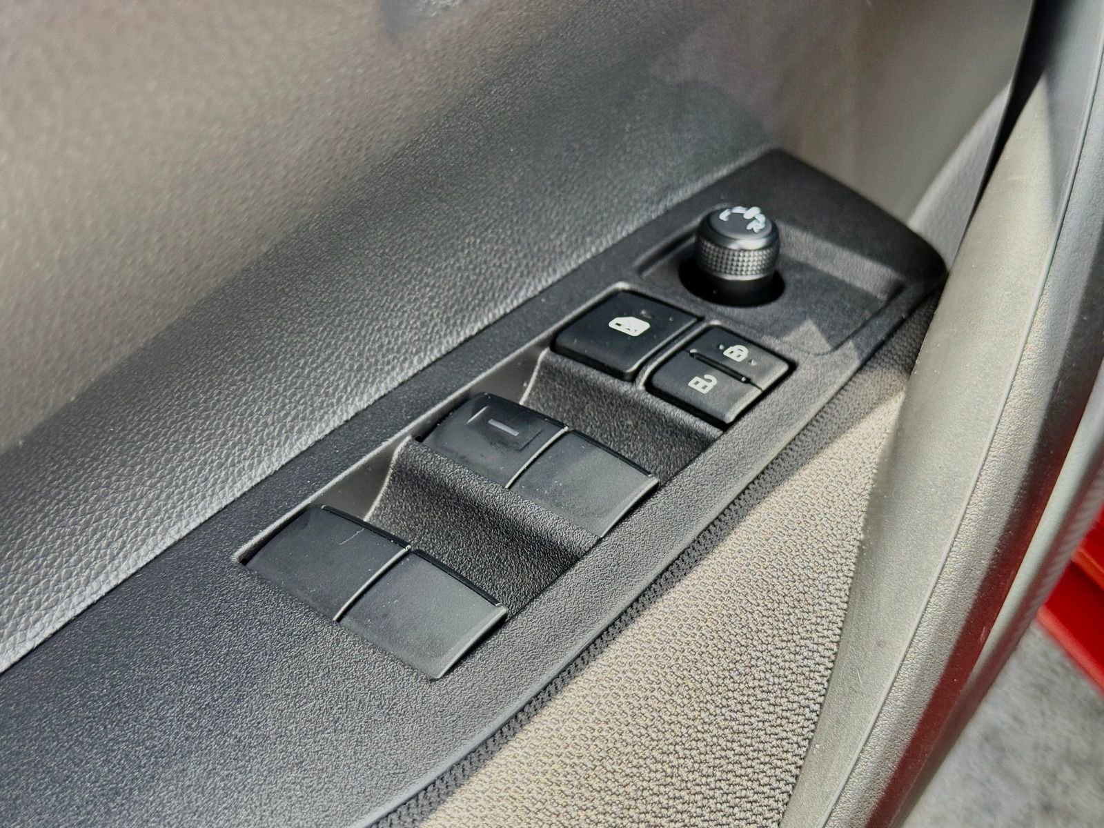 Used 2025 Toyota Corolla LE w/ LE Premium Package FWD image 25