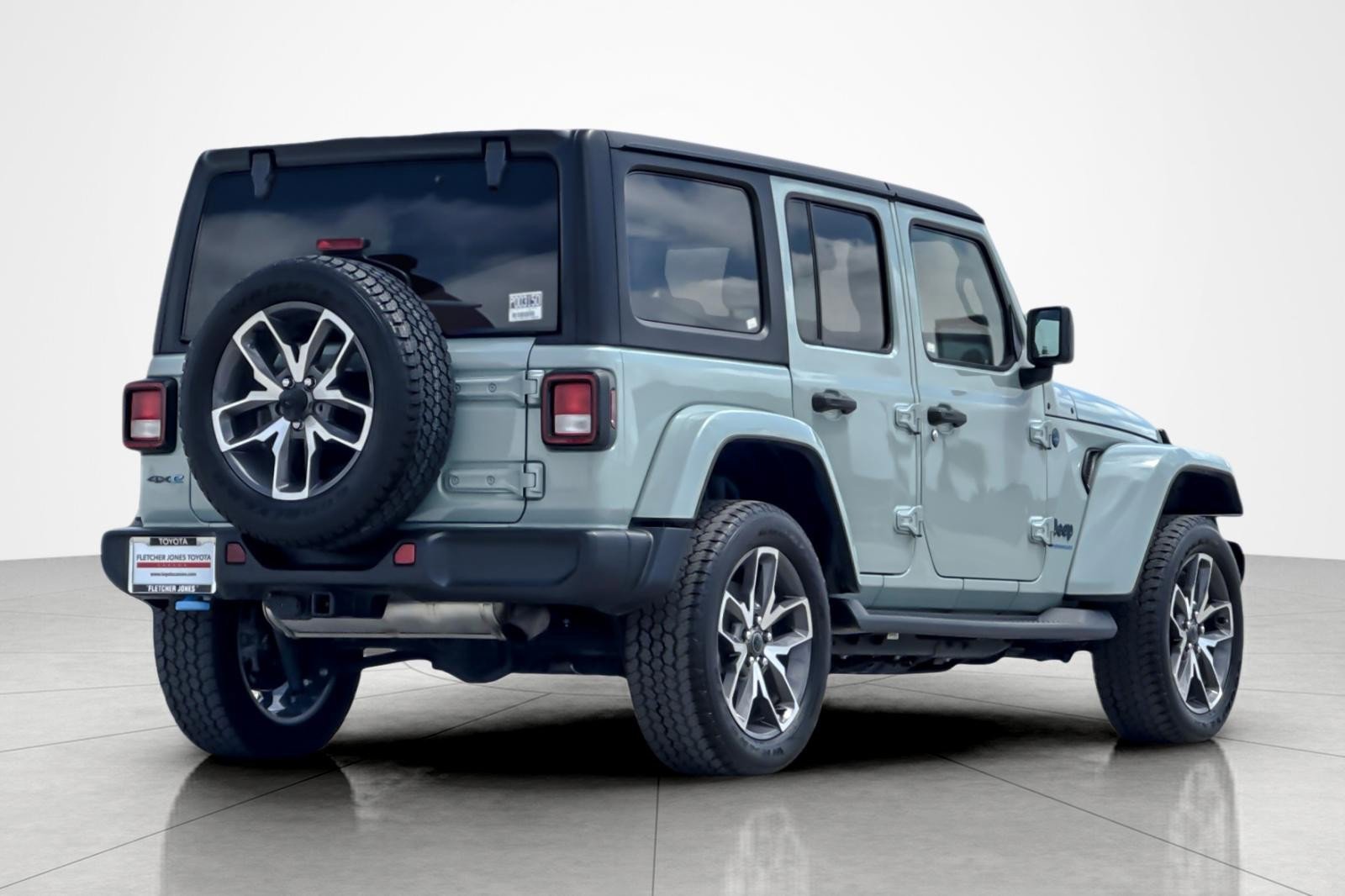 Used 2024 Jeep Wrangler Unlimited w/ Technology Group AWD/4WD image 5